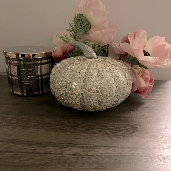 Stunning of decorative Indigo/Homesense items! - Picture 3 of 4